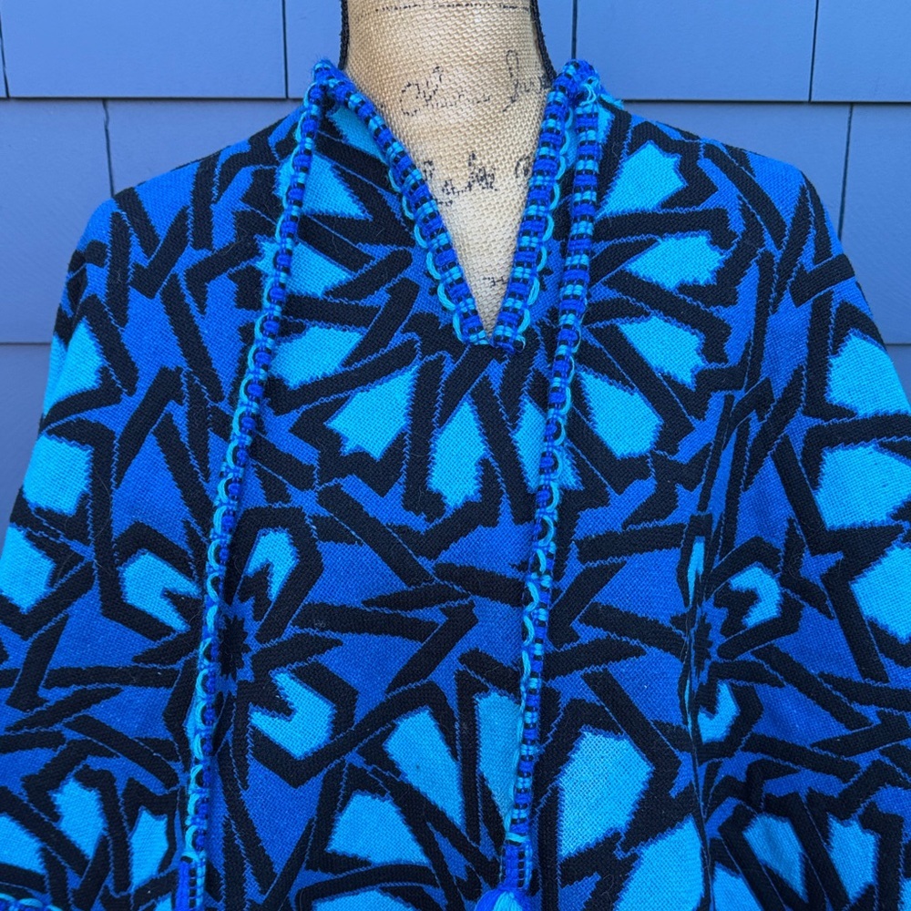 Vintage Blue and Black Geometric Poncho thick warm - Picture 2 of 9